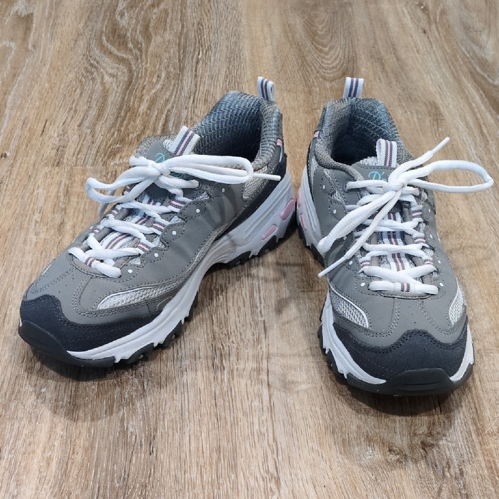 🩷🩶 D'Lites Skechers Gray Women's Sneakers Size 6. 5🩷🩶